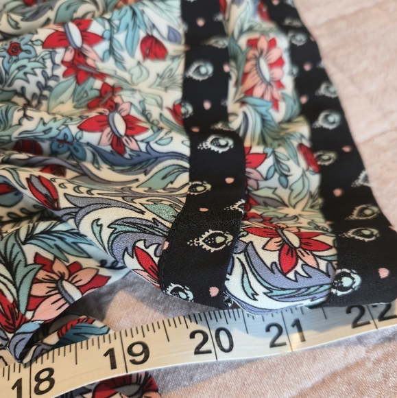 LOFT Multi-Color Flutter Sleeve Blouse - Picture 3 of 9